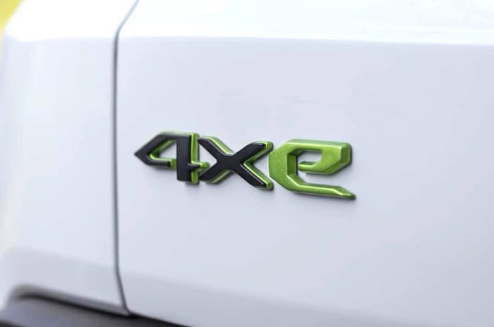 Jeep Avenger 4xe with hybrid powertrain revealed
